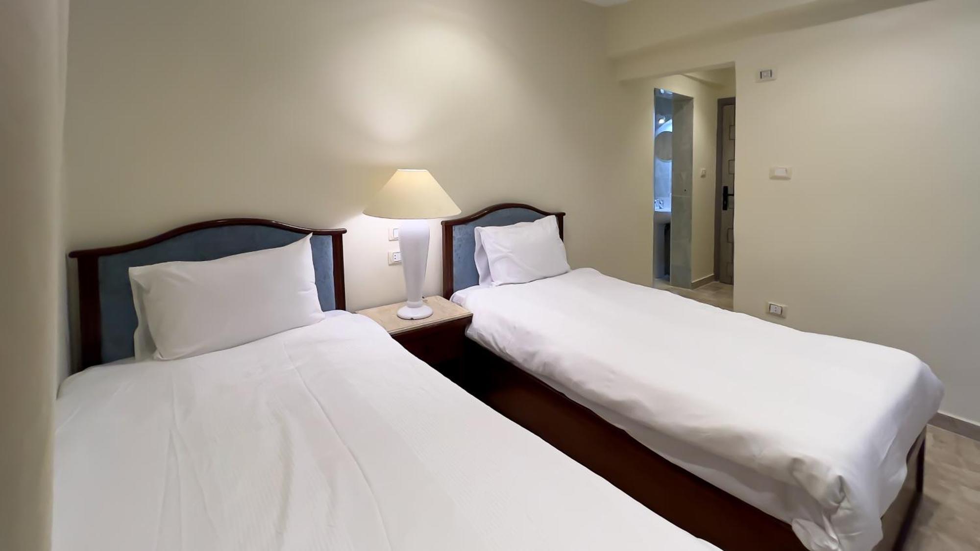 Giza Pyramids Inn Kafret el-Gabal Værelse billede